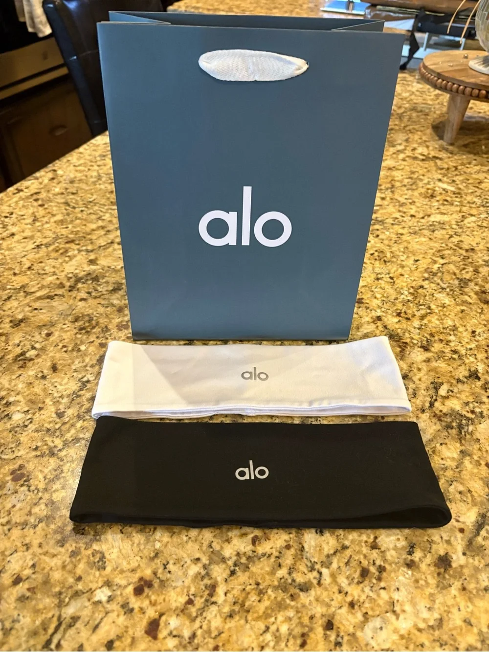 ALO Yoga headband set
